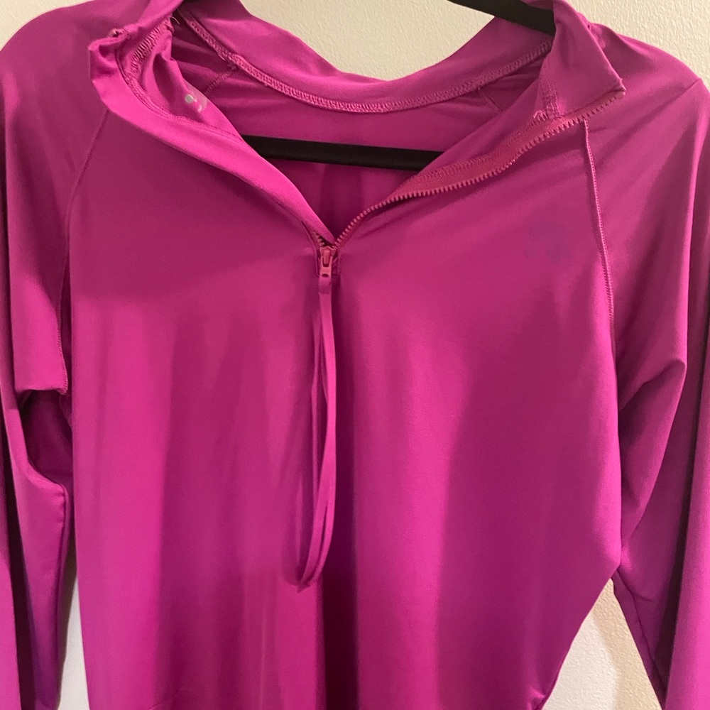 Athleta Vibrant Pink Activewear Rashguard Top